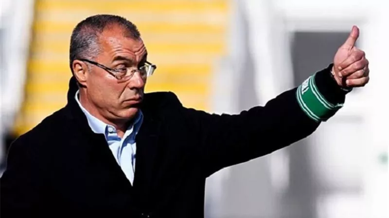 أول تعليق للمدير الفني الجديد للزمالك بعد وصوله للقاهرة