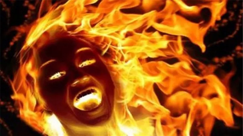 عامل مصري يقتل ربة منزل أردنية ويشعل النار في جسدها