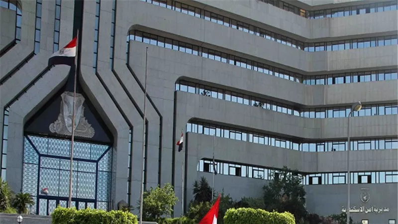 مباحث الإسكندرية تداهم منزل المحتجز الهارب وتحصر علاقاته