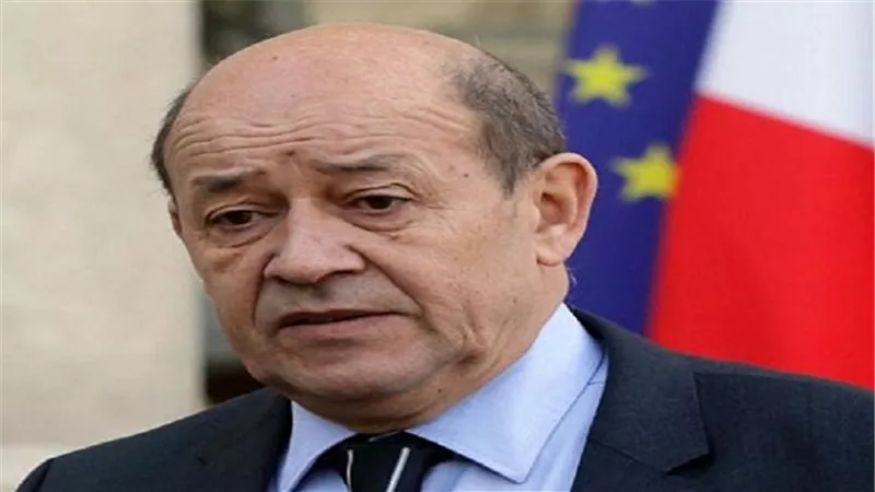 وزير الدفاع الفرنسي يشيد بالديمقراطية التونسية