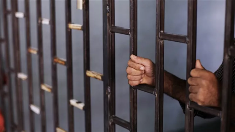 ضبط مندوب شرطة يقود سيارته في حالة 
