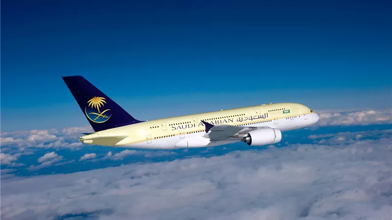تعرف على أول رد من الخطوط السعودية عن أزمة المُعتمرين المصريين 
