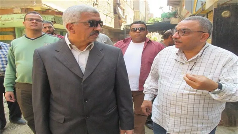 رئيس حى الشرابية: متابعة مشروع الصرف الصحى بعزبة 