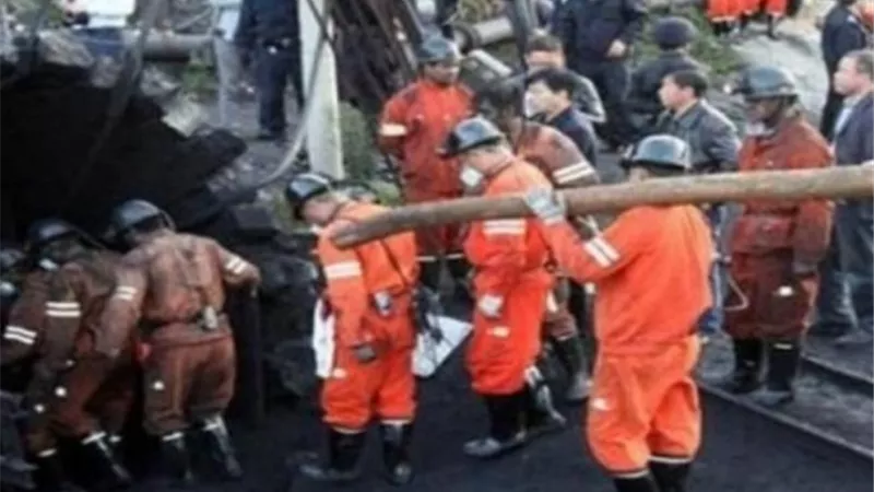 فقدان 50 شخصا في انفجار منجم فحم بإيران