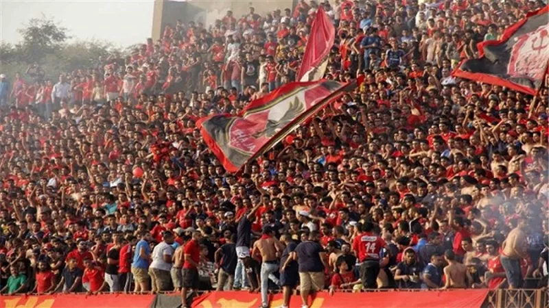 ألتراس أهلاوي مهاجمًا مجلس طاهر بعد 