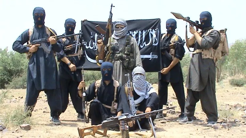 تنظيم القاعدة يفجر مركزا عسكريا في حضرموت