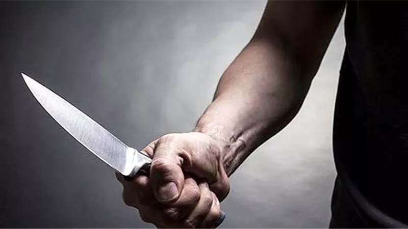 جريمة على الفطار.. عامل يذبح طليقته فى الشارع لرفضها العودة لعصمته