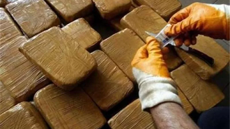 تاجر مخدرات بث فيديو مباشر يتباهى بنقوده.. ماذا حدث له؟