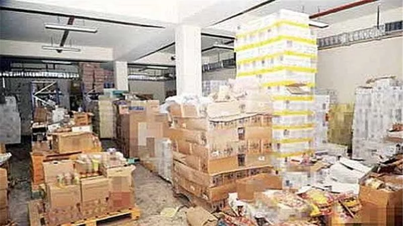 ضبط مواد غذائية منتهية الصلاحية في الإسكندرية