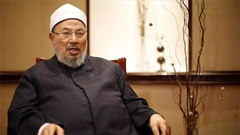 رابطة العالم الإسلامي تنهي عضوية القرضاوي بمجمع الفقه