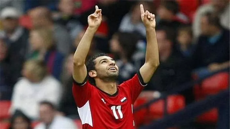 محمد صلاح يصل مطار القاهرة استعدادًا للانضمام إلى 