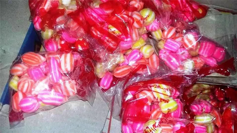 إحترس.. ضبط نصف طن حلوى مشمشية تسبب السرطان بسوهاج