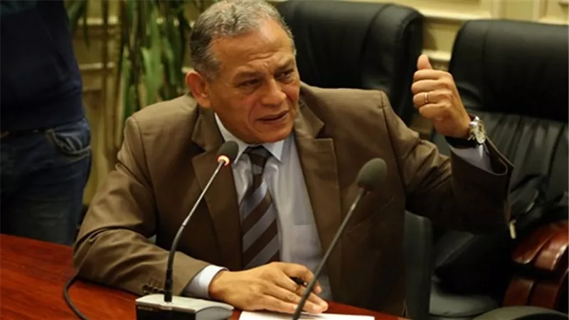 محمد أنور السادات يجدد عزمه الترشح لرئاسة الجمهورية