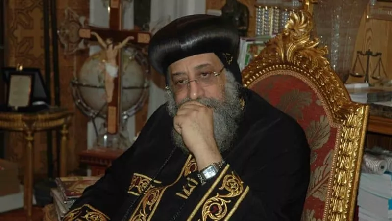 اثارت غضب وانزعاج البابا .. تفاصيل أكبر حملة مشبوهة للتبشير ب8مذاهب مسيحيه فى صعيد مصر .