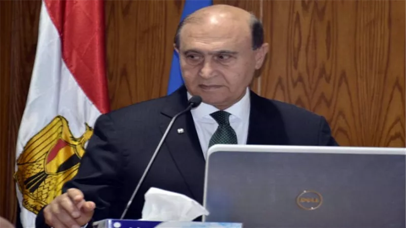 مميش يطلب الوقوف حدادا على أرواح الشهداء بلقاء الوفد الأمريكي