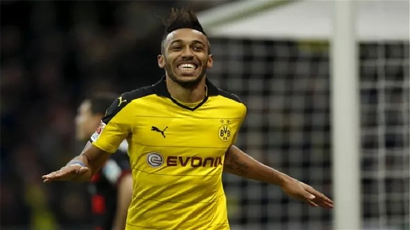 أوباميانج يفتح الباب أمام رحيله عن دورتموند