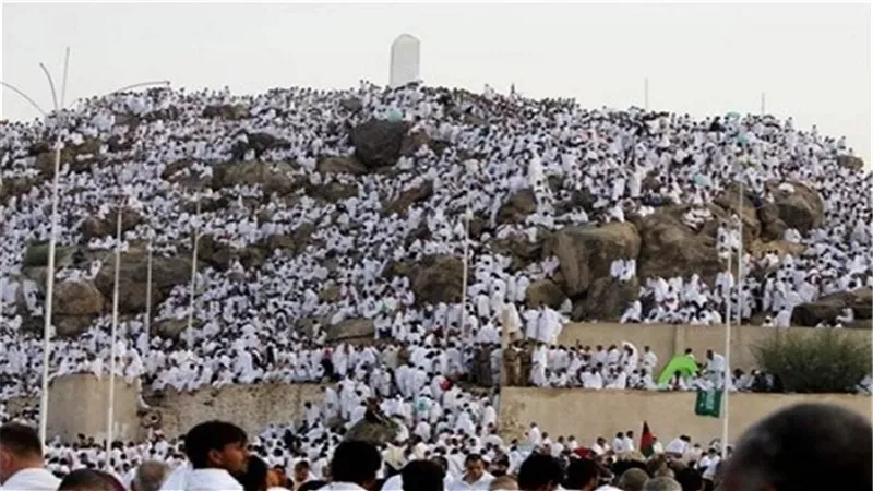 بث مباشر.. حجاج بيت الله الحرام على عرفات 