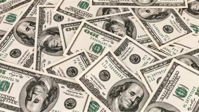 الدولار يسجل 17.60 جنيها بختام تعاملات اليوم