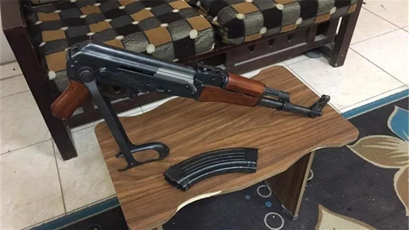 مباحث مركز طامية بالفيوم تضبط بندقية آلية واقراص مخدرة و٥٠ محكوم عليه 