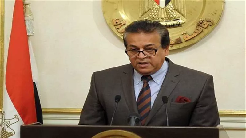 وزير التعليم العالى يجدد تعيين عدد من القيادات الإدارية بالوزارة والمعاهد