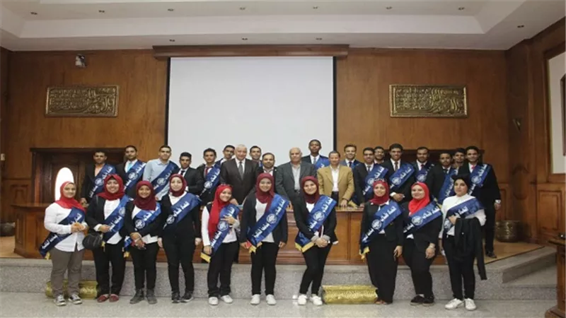انطلاق الفوج الأول من شباب الجامعات المصرية لزيارة شركة حلوان للصناعات الهندسية 