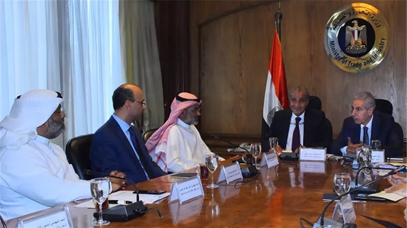 وزيرا التجارة والصناعة والتموين والتجارة الداخلية يبحثان تعزيز إستثمارات مجموعة صافولا السعودية بالسوق المصرى خلال المرحلة المقبلة