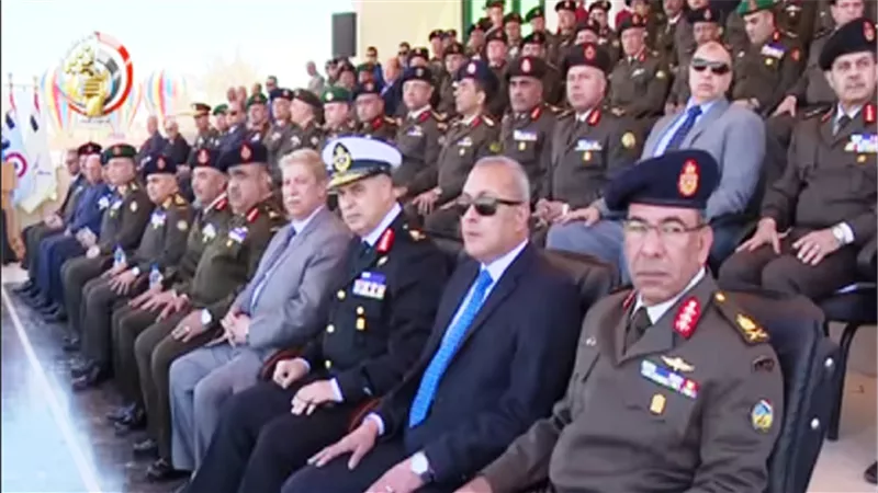 محافظ السويس يشارك فى تخريج الدفعة 152 من كلية الضباط الإحتياط