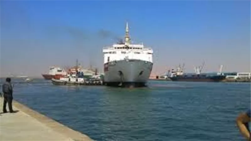 وصول وسفر 4 الاف و 927 راكب بموانى البحر الاحمر وتداول 489 شاحنة