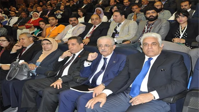 شوقى : ضرورة استغلال التكنولوجيا فى العملية التعليمية