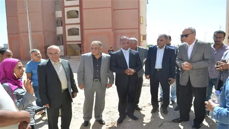 محافظ قنا يتفقد عمارات الاسكان الاجتماعي بمدينتي نقادة وقوص