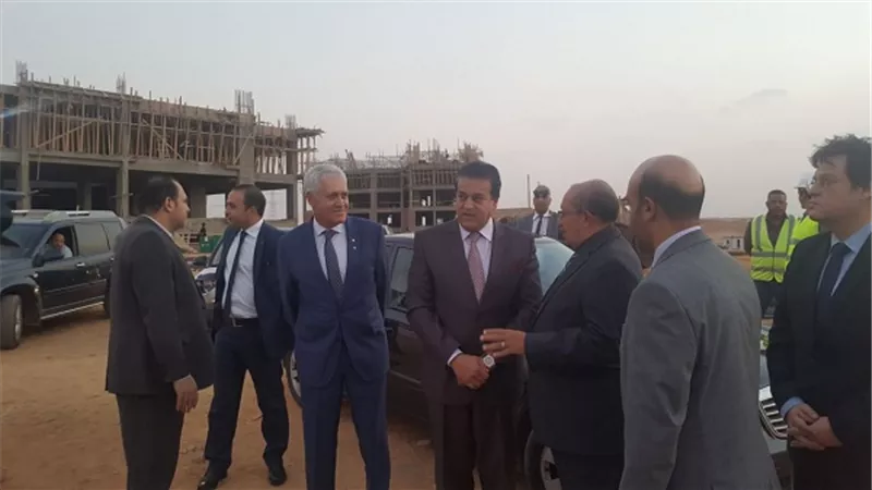 عبد الغفار يقوم بزيارة تفقدية للجامعة الكندية UCE بالعاصمة الإدارية الجديدة 