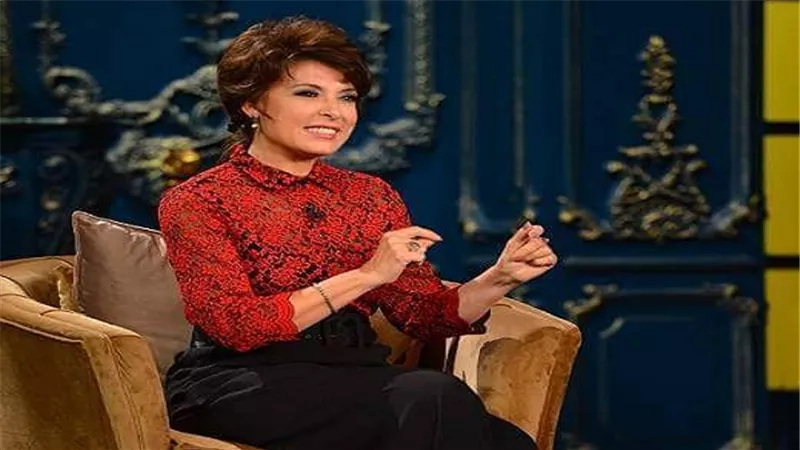 بالصور.. عزت أبو عوف وفرقة 