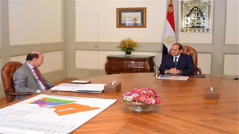 السيسي يجتمع مع رئيس هيئة قناة السويس ورئيس الهيئة العامة الاقتصادية لمنطقة القناة