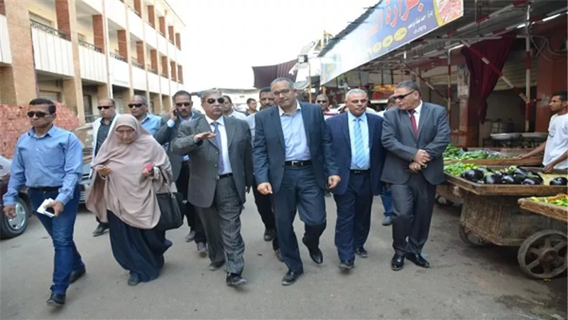 نائب وزير الاسكان ومحافظ الاسماعيلية يستعرضان الموقف التنفيذى لخطة المحافظة لتطوير المناطق العشوائية