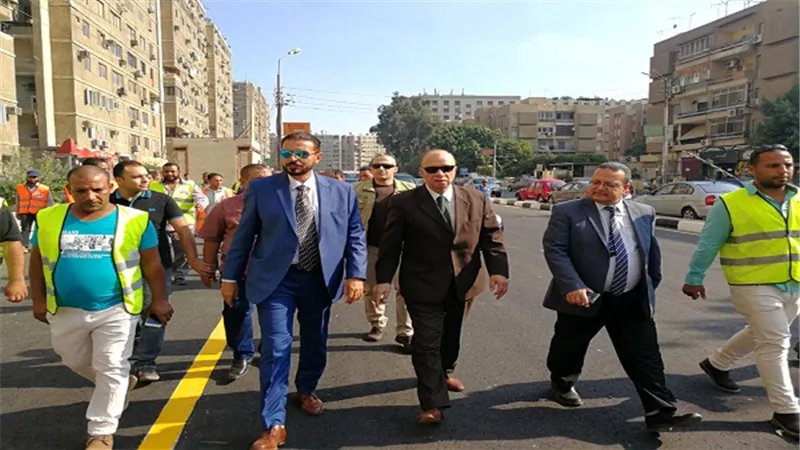 محافظ القاهرة يتفقد أعمال تطوير محور شارع النصر بالنزهة