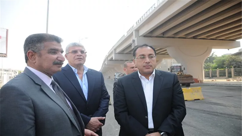 وزير الإسكان يتفقد تشطيبات كوبري الفنجرى قبل بدء التشغيل