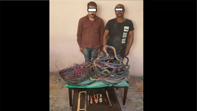القبض على عاطل وحداد قاما بسرقة جراج هيئة النقل العام بالقطامية
