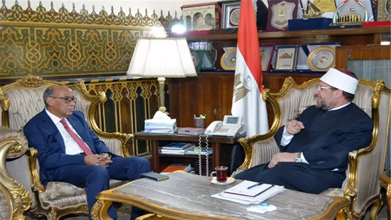 وزير الأوقاف يستقبل رئيس هيئة قضايا الدولة وأمين عام الهيئة
