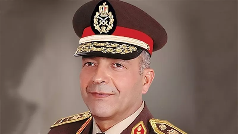 رئيس الأركان يعود إلى أرض الوطن بعد مشاركته فى مؤتمر رؤساء أركان الدول المشاركة فى الحرب على الإرهاب