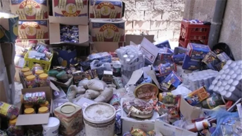 ضبط 13,5 طن مواد غذائية وصناعية مجهولة المصدر بالجيزة