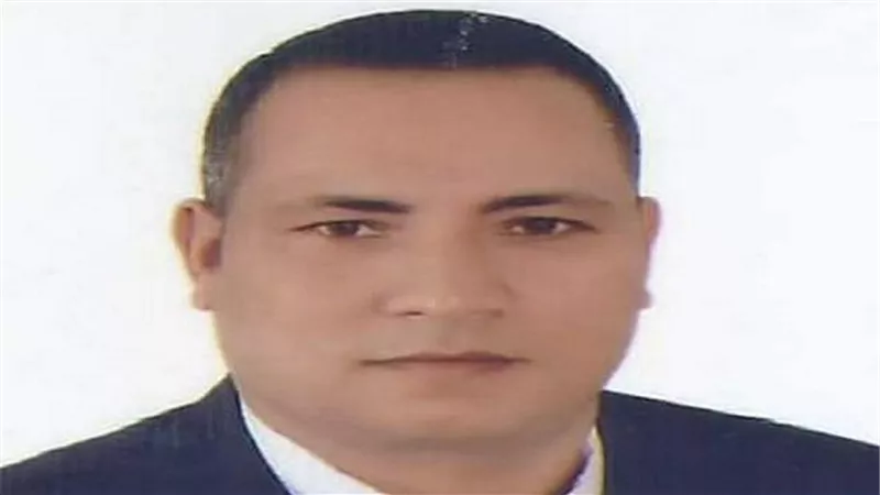 محافظ السويس يوجه رئيس حى الجناين الجديد ببذل الجهد لخدمة اهالى القطاع الريفى