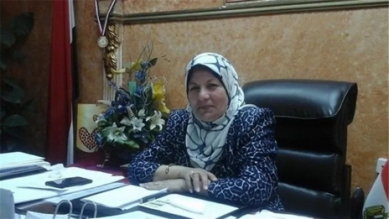 مديرة إدارة المعادى التعليمية تخالف قرار وزير التعليم