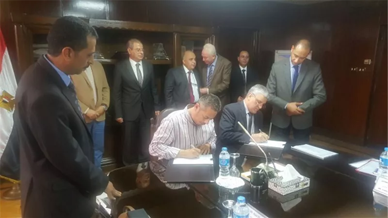 توقيع عقدى عمليتى مراقبة التلوث ومسخنات المياه لمشروع محطة كهرباء أسيوط