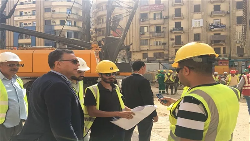 عرفات في جولة مفاجئة لمتابعة اعمال تنفيذ محطة جمال عبد الناصر 