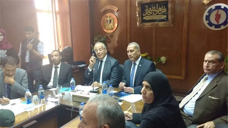 وزير التنمية المحلية: إنشاء مجلس أمناء من شركات البترول لدعم خطة تنمية محافظة السويس