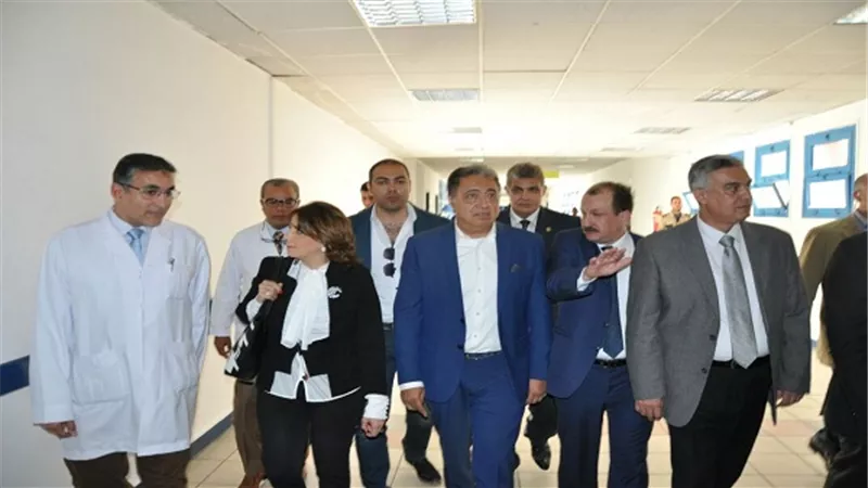 خلال تفقده مستشفى القبارى.. وزير الصحة تجهيز مركز متخصص فى 