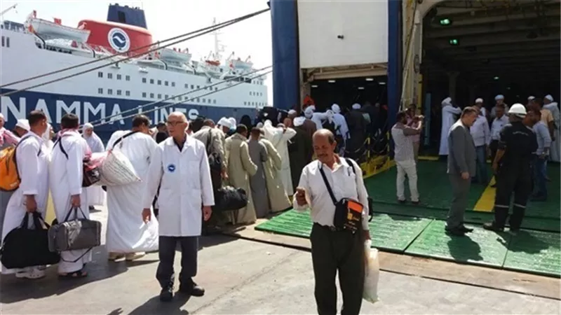 وصول وسفر 1831 راكب بمينائى سفاجا والغردقة