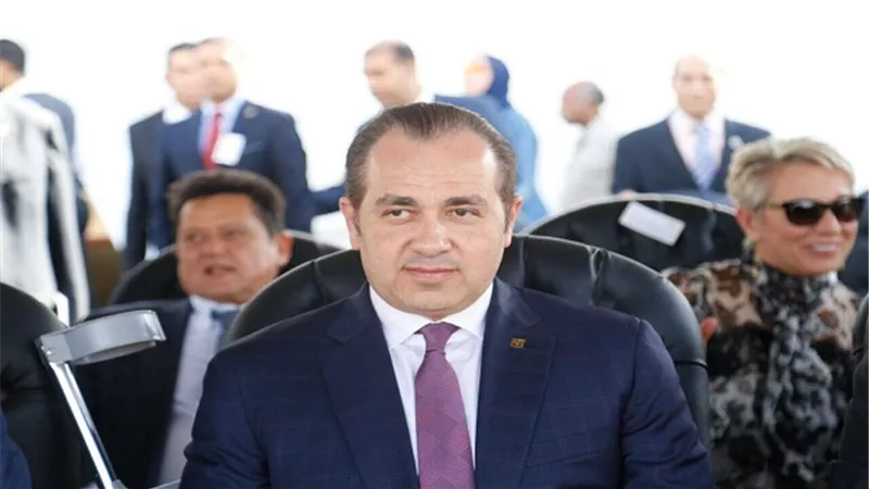 شركة مكسيم تحتفل بتوقيع بروتوكول انشاء اكبر محطة خرسانة متنقلة مع شركة سبانوس اليونانية داخل الهيئة العربية للتصنيع