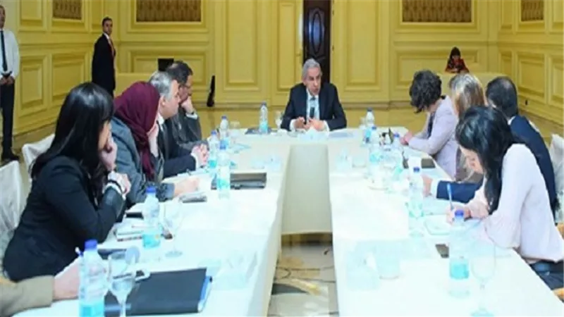 وزير التجارة والصناعة يلتقى بوفد منظمة العمل الدولية