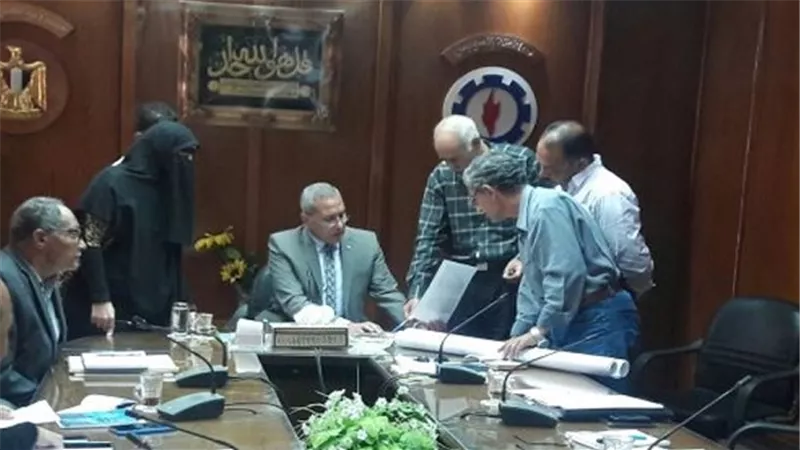 محافظ السويس يعقد اجتماع بحث المخطط العام لمدن الإسكان الإجتماعي 